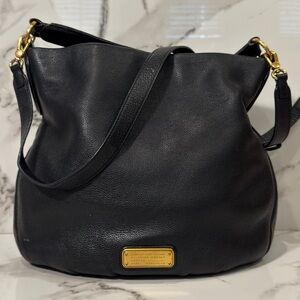 Marc Jacobs Classic Q Hillier Hobo
Leather Crossbody Bag Purse Handbag
Black
